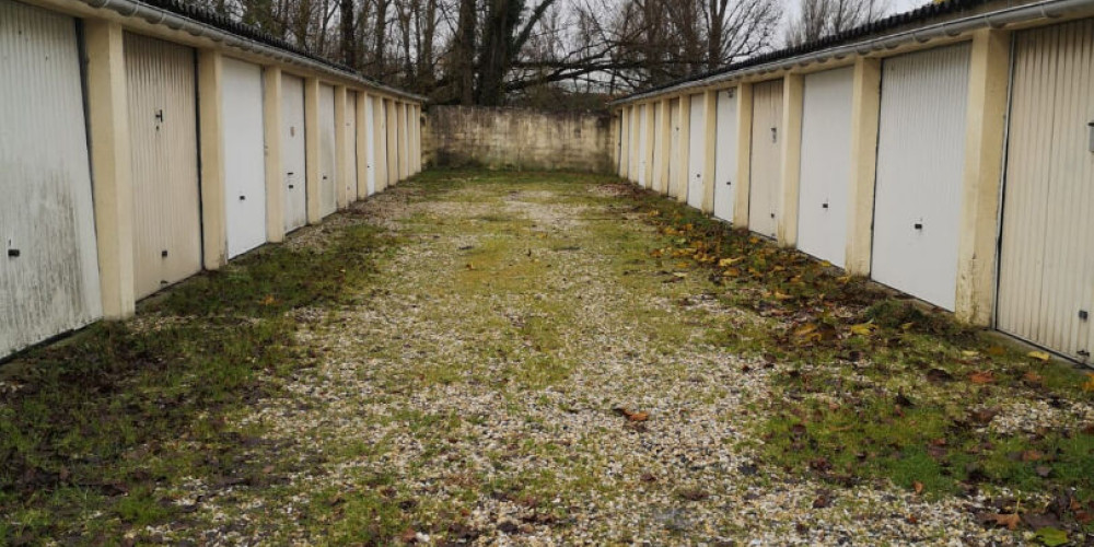 parking à BORDEAUX (33300)