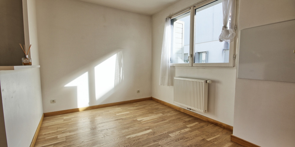 appartement à BORDEAUX (33300)