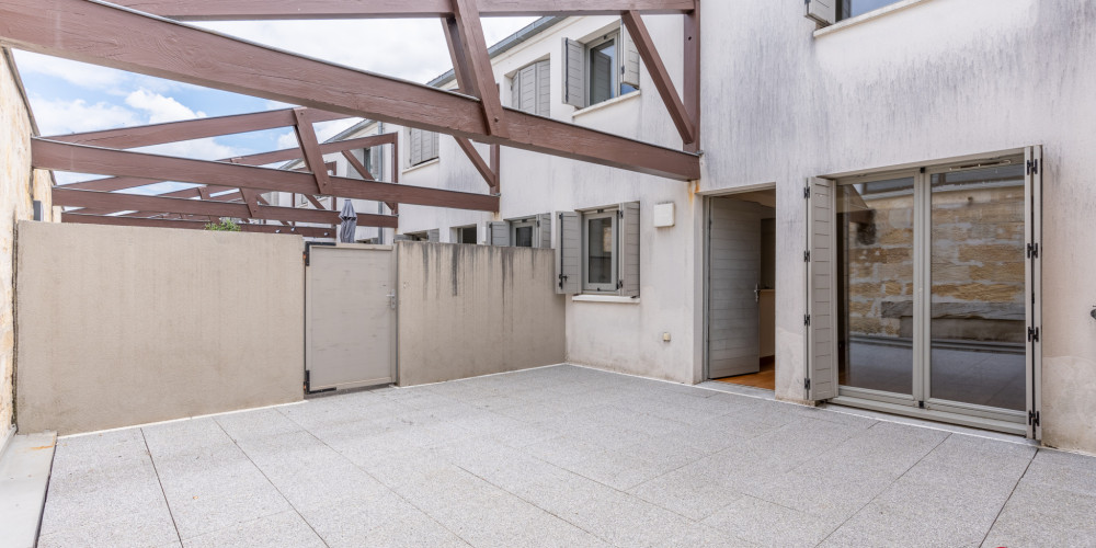 appartement à BORDEAUX (33300)