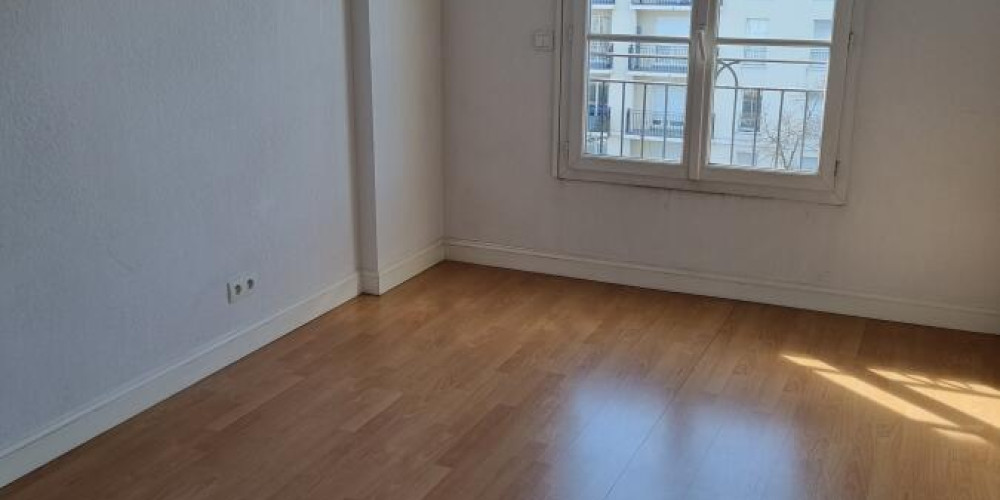 appartement à BORDEAUX (33300)