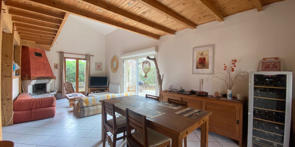 maison à ARES (33740)