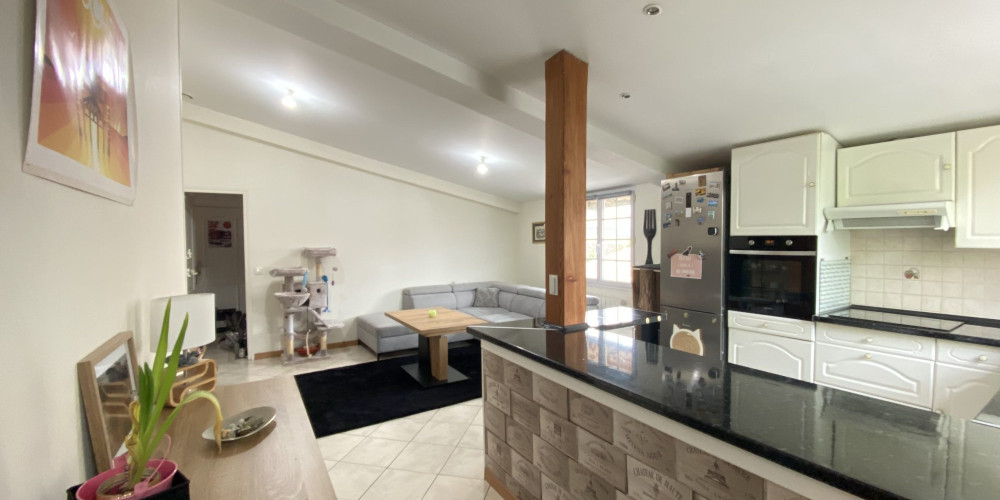 immeuble à LATRESNE (33360)