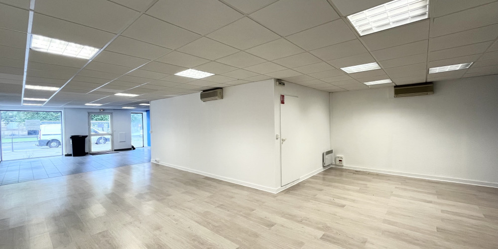 local commercial à BORDEAUX (33100)