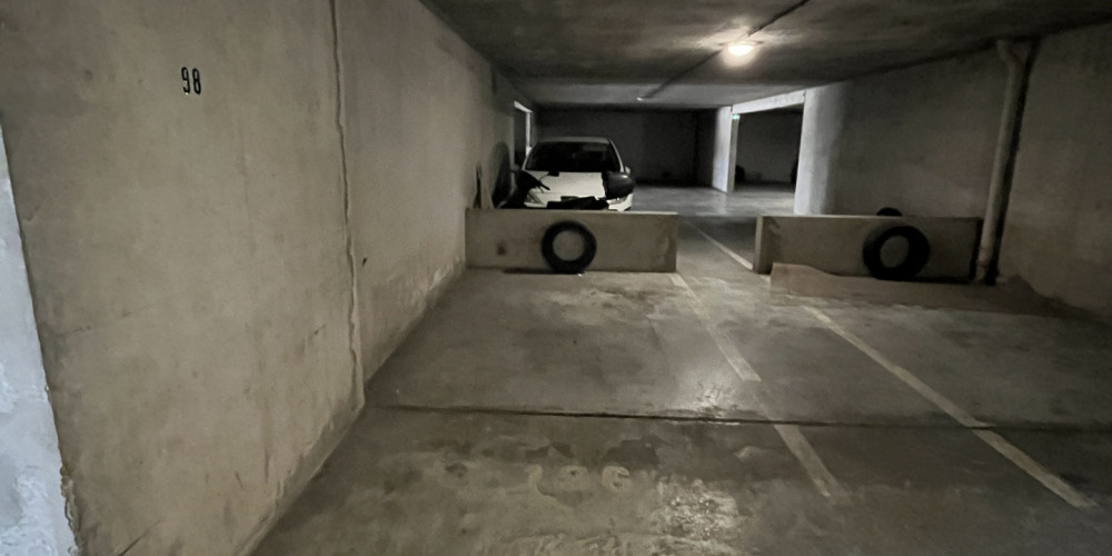 parking à BORDEAUX (33000)