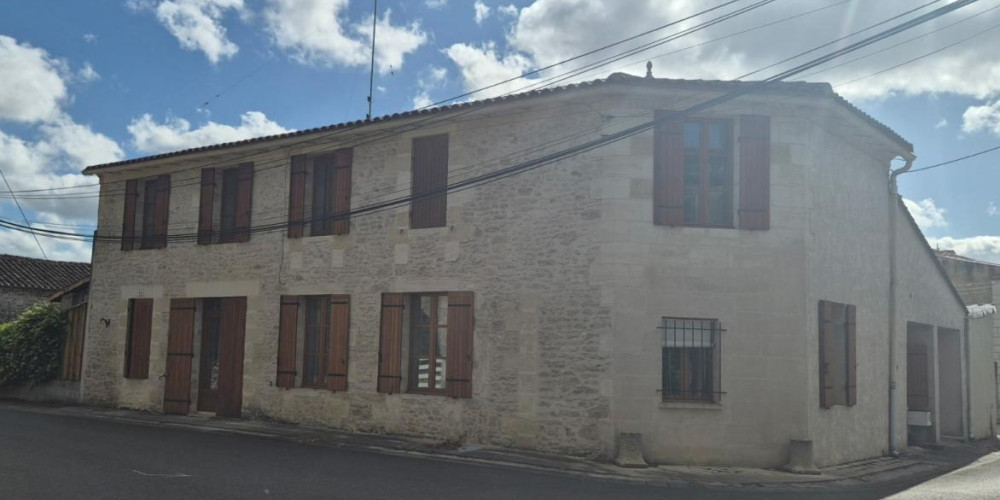 maison à ST GENES DE BLAYE (33390)
