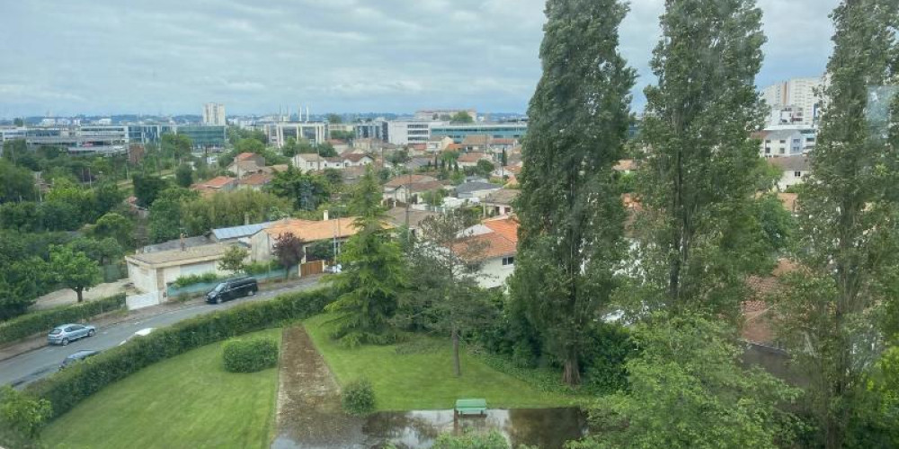 appartement à LE BOUSCAT (33110)