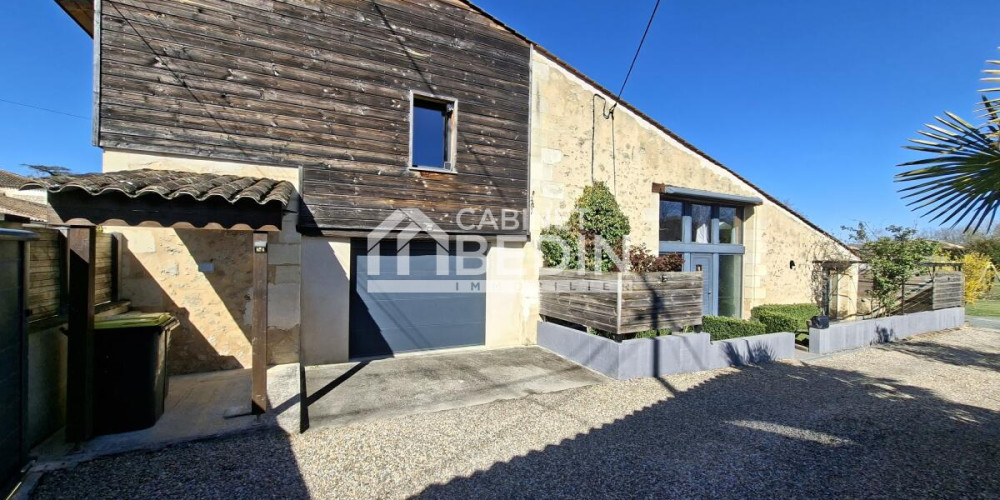 maison à BELLEBAT (33760)