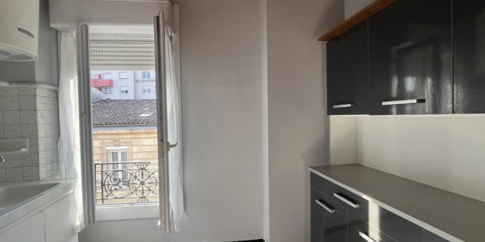 appartement à BORDEAUX (33800)