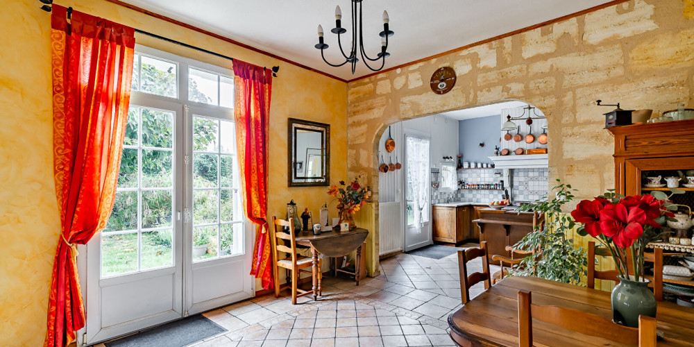 maison à AMBARES ET LAGRAVE (33440)