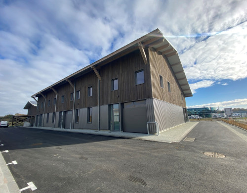 local industriel  LE HAILLAN