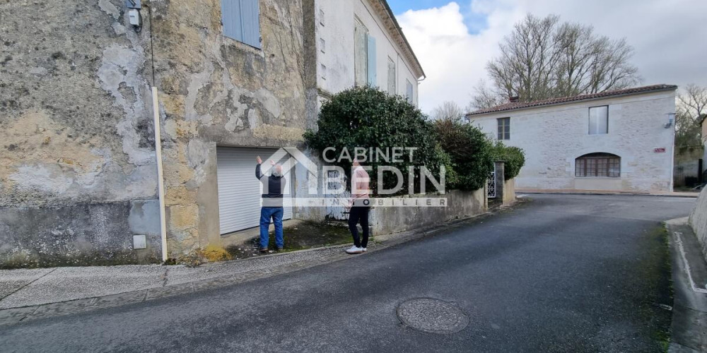 parking à PUJOLS SUR CIRON (33210)