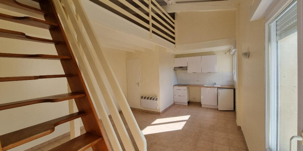 appartement à LES BILLAUX (33500)