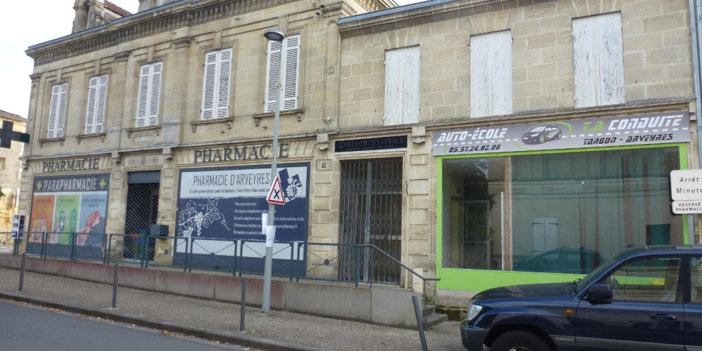 immeuble à ARVEYRES (33500)