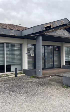 Local commercial  LE HAILLAN