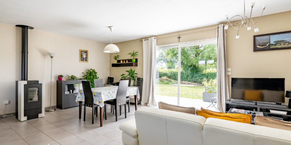 maison à RAUZAN (33420)