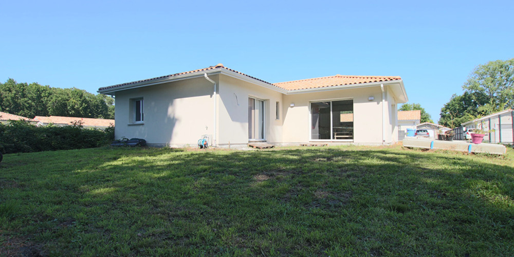 maison à SALLES (33770)