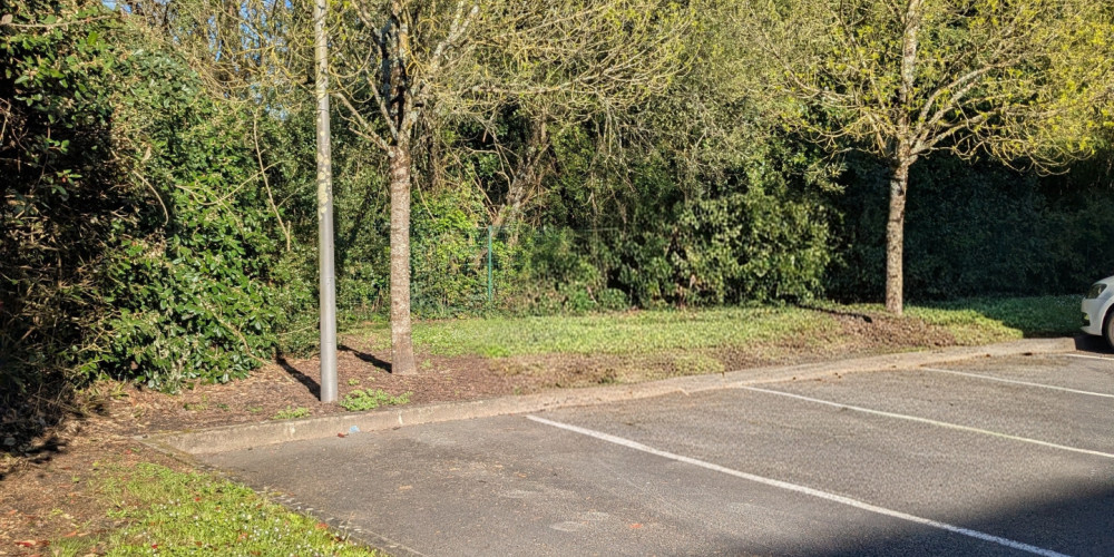 parking à BRUGES (33520)