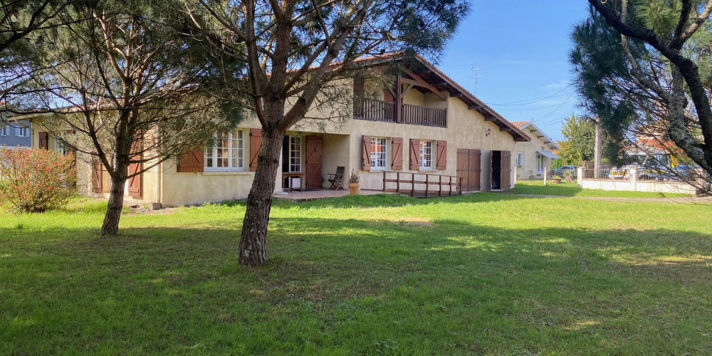 maison à ARES (33740)