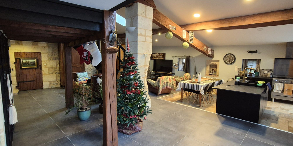 maison à BELLEBAT (33760)