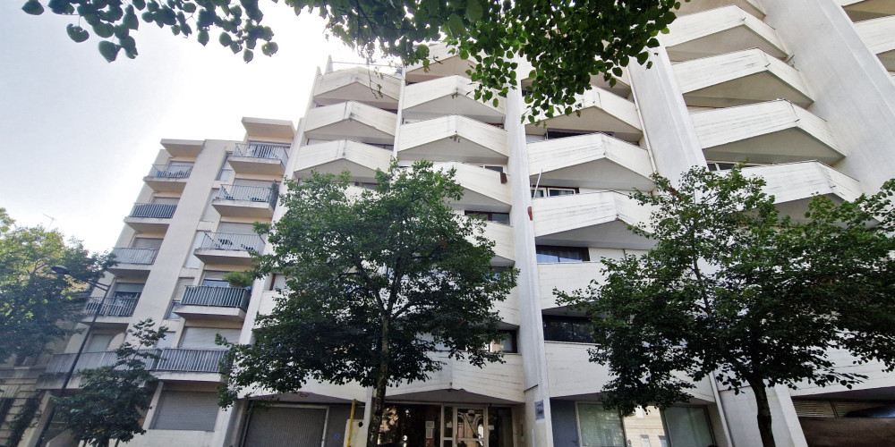 appartement à BORDEAUX (33800)