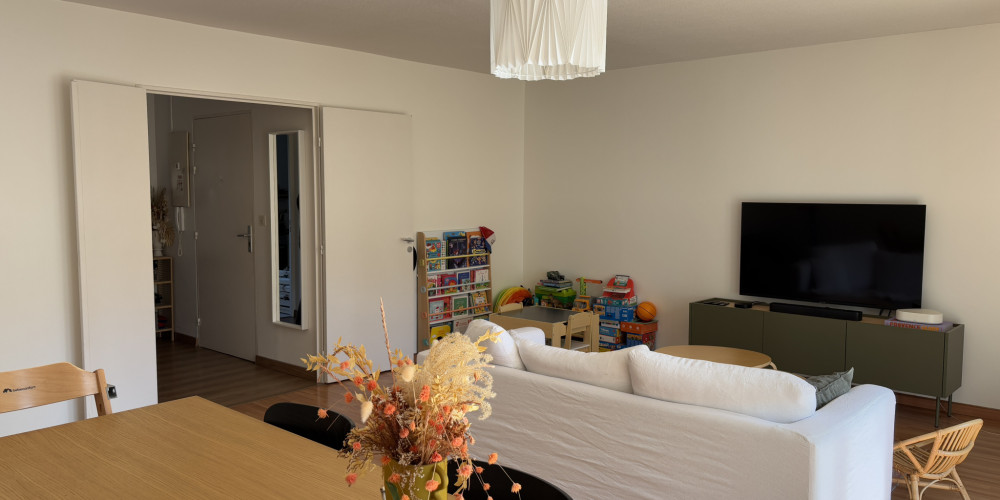 appartement à BORDEAUX (33300)