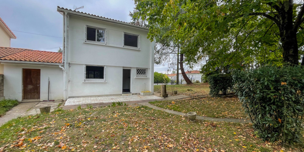 maison à BASSENS (33530)