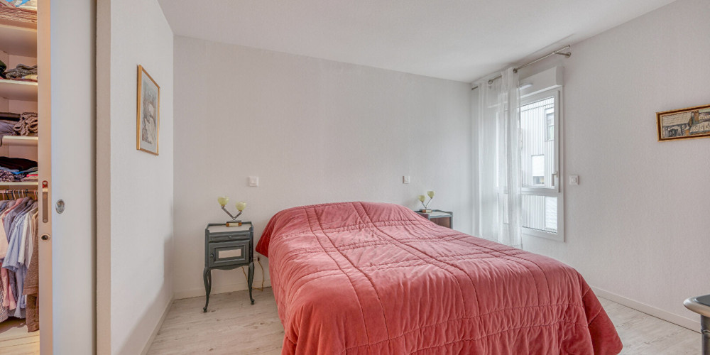 appartement à BORDEAUX (33300)