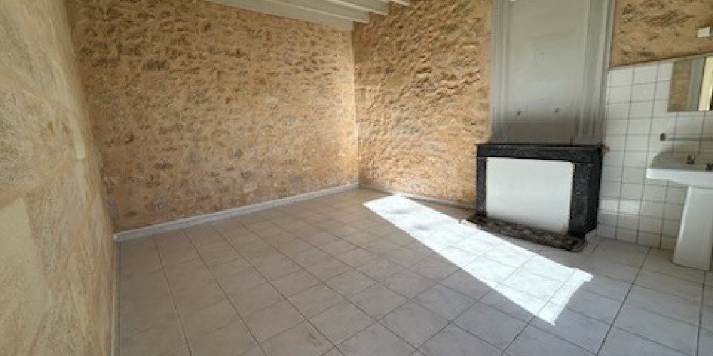 maison à ESCOUSSANS (33760)