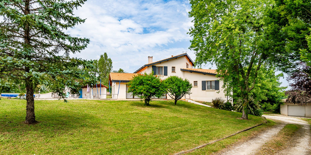 maison à RAUZAN (33420)