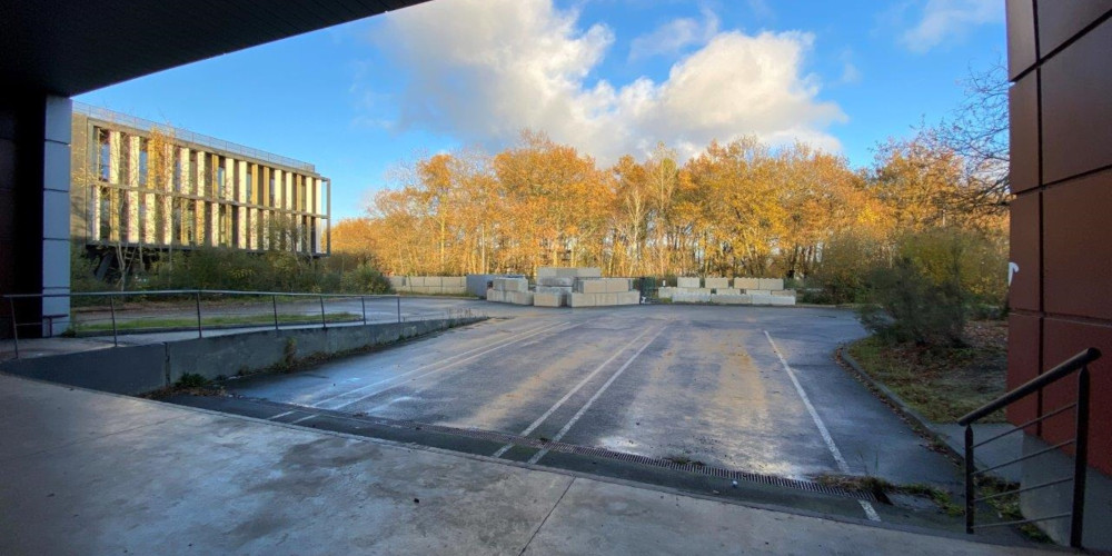 local industriel à MERIGNAC (33700)