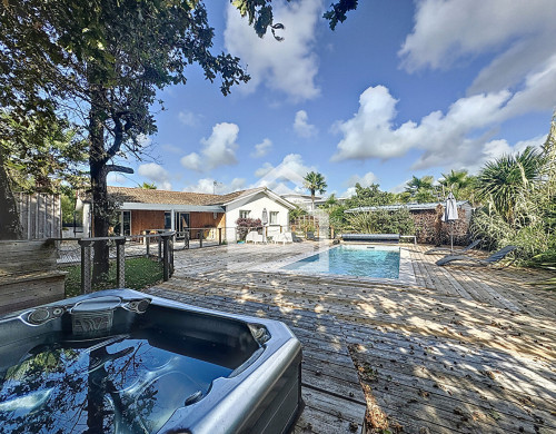maison  ARES