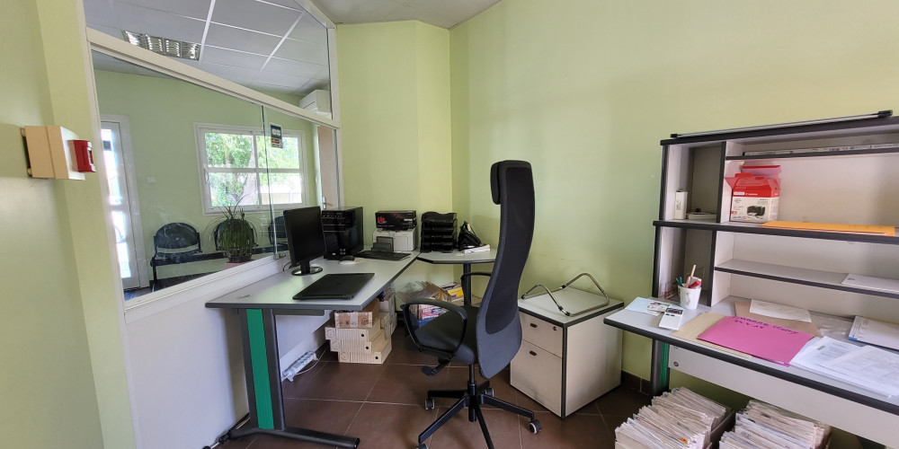 local commercial à ST ANDRE DE CUBZAC (33240)