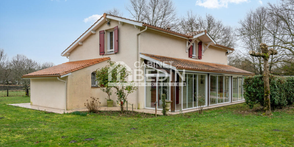 maison à LE TAILLAN MEDOC (33320)