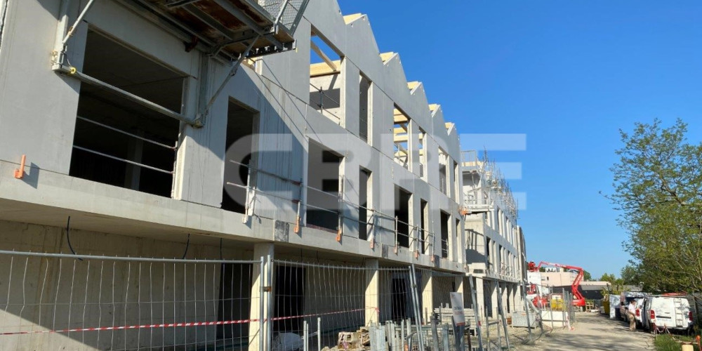 local industriel à BRUGES (33520)