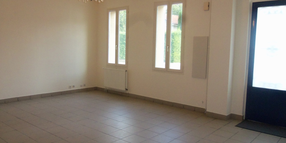 maison à VAYRES (33870)