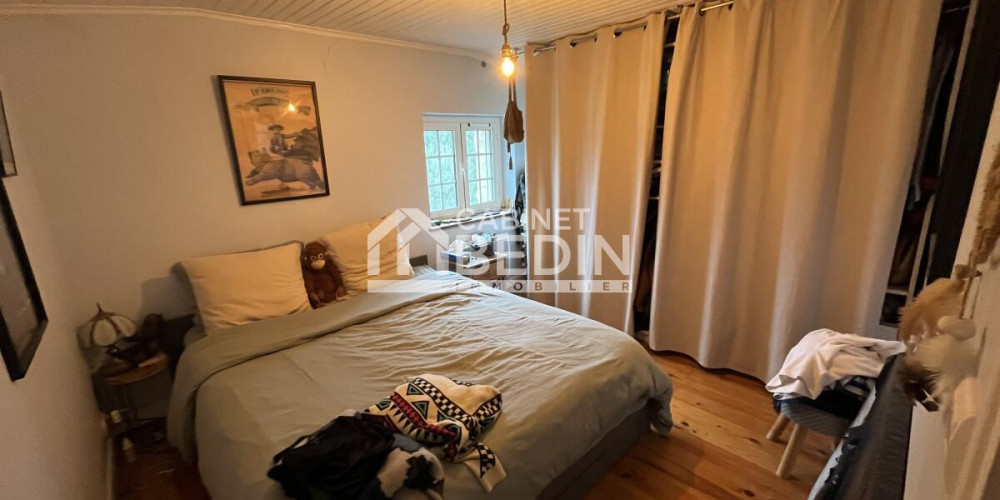 maison à ST LAURENT DES COMBES (33330)