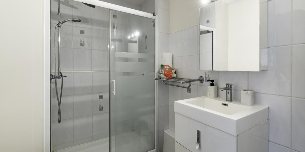 appartement à BORDEAUX (33800)