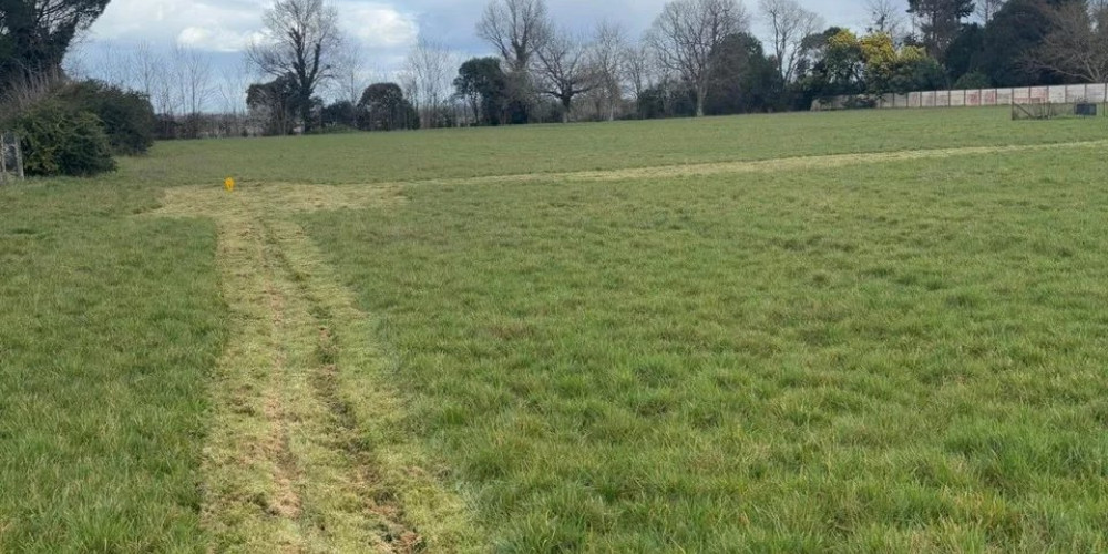 terrain à VAYRES (33870)