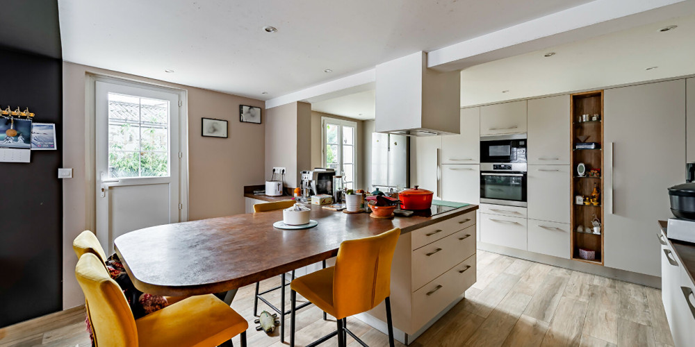 maison à LARUSCADE (33620)