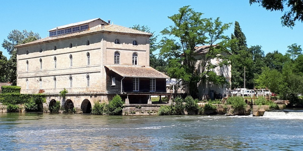 local commercial à ST SEURIN SUR L ISLE (33660)