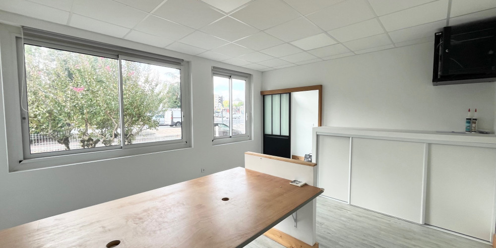 local commercial à TALENCE (33400)