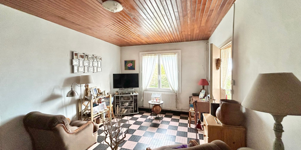 maison à ST MARTIN DE SESCAS (33490)