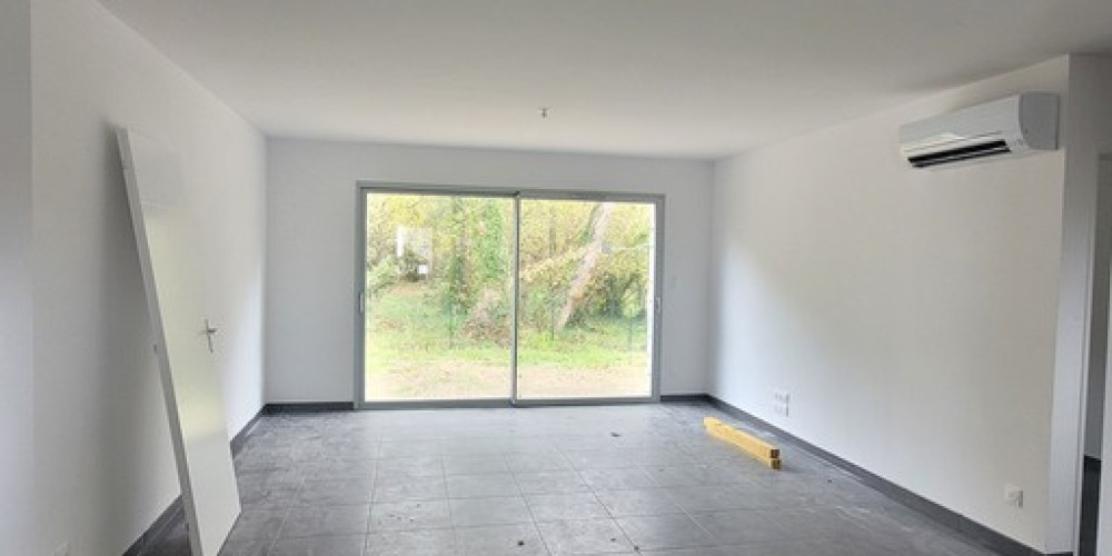 maison à VAYRES (33870)