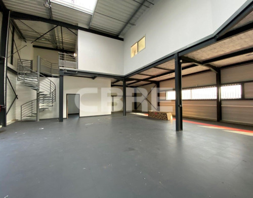 local industriel  MERIGNAC