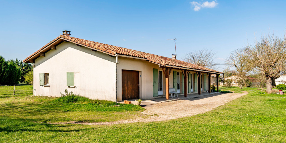 maison à MOULIETS ET VILLEMARTIN (33350)