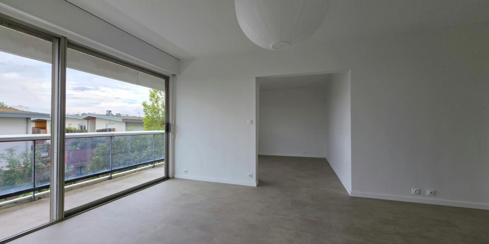 appartement à BORDEAUX (33300)