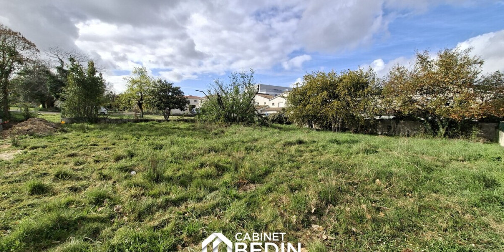 terrain à BASSENS (33530)