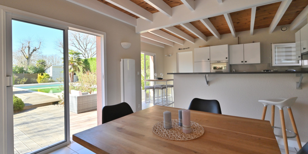 maison à ST JEAN D ILLAC (33127)