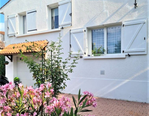 maison  PINEUILH