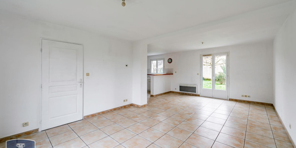 maison à ANGLADE (33390)